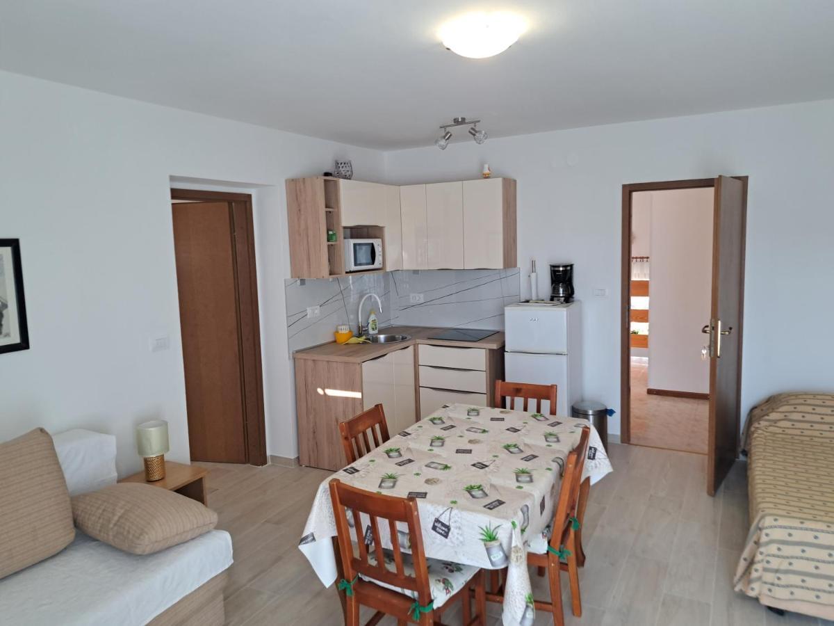 Apartment Studio Sole Ровин Екстериор снимка