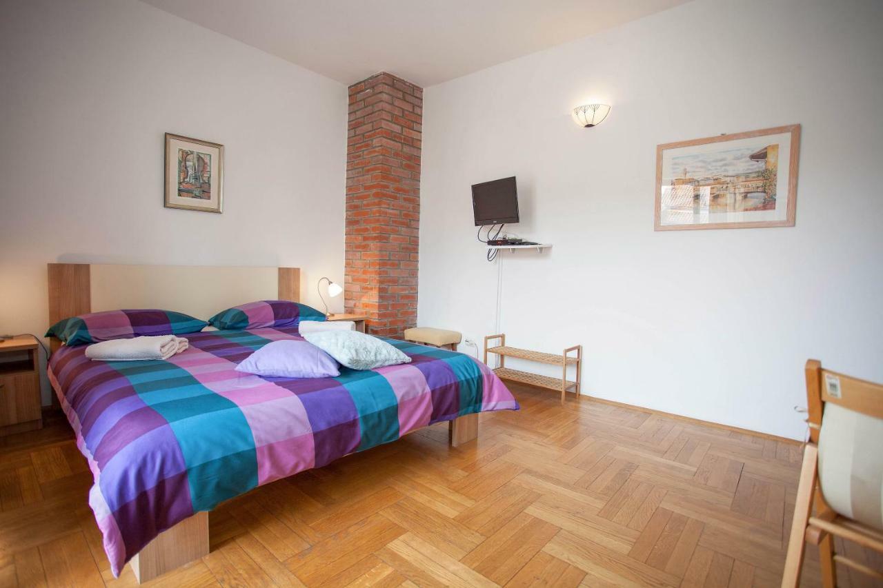 Apartment Studio Sole Ровин Екстериор снимка