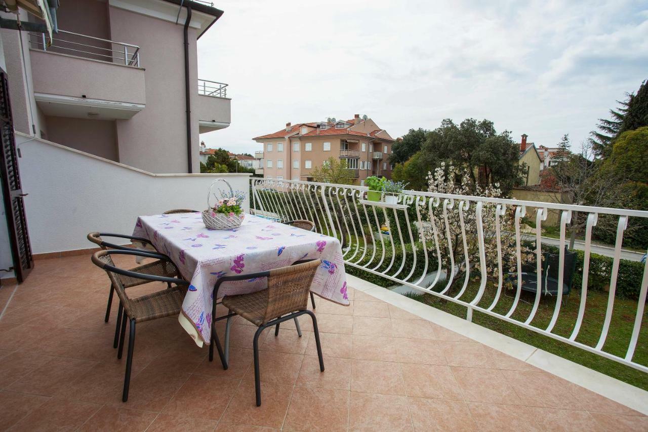 Apartment Studio Sole Ровин Екстериор снимка