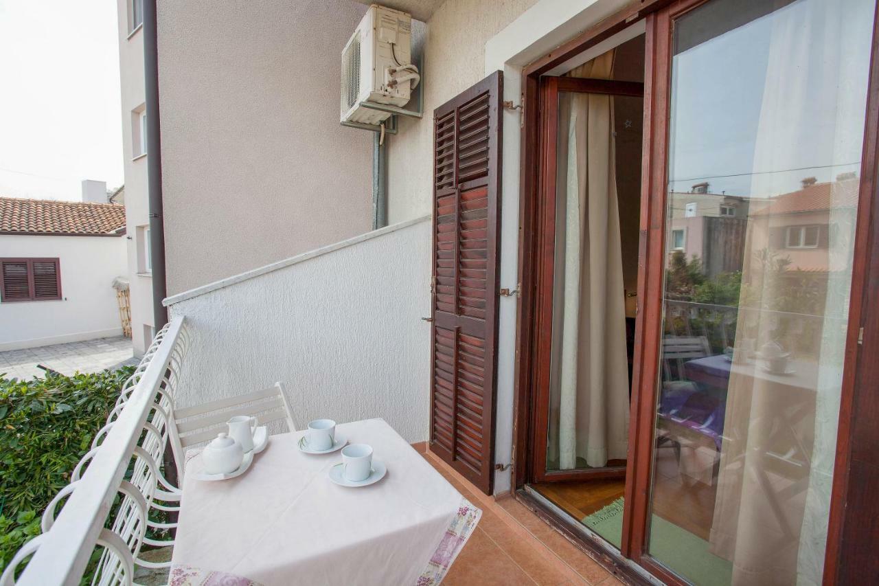 Apartment Studio Sole Ровин Екстериор снимка
